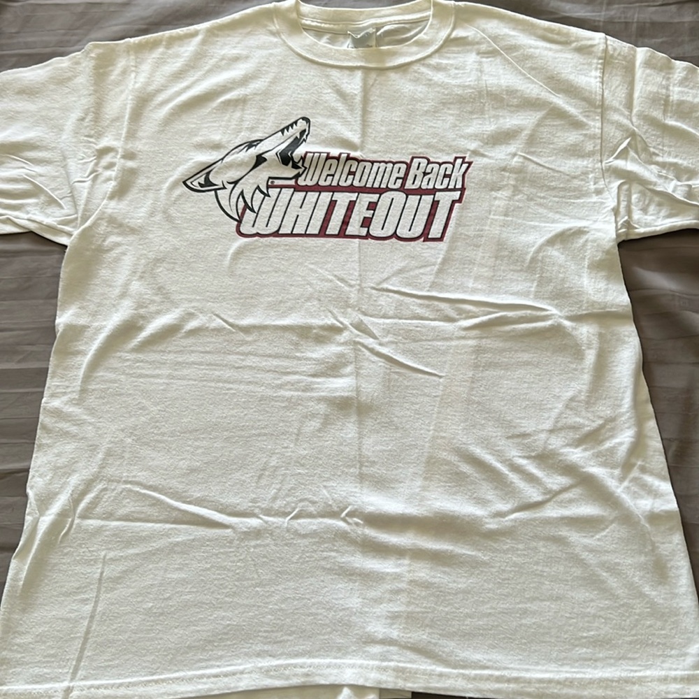 Phoenix Coyotes white out XL Tshirt